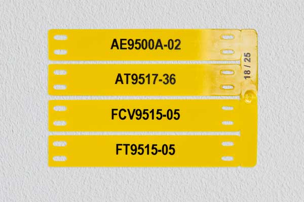 Kaapelimerkit arkissa