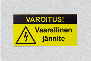 Vaarallinen jännite varoitustarra